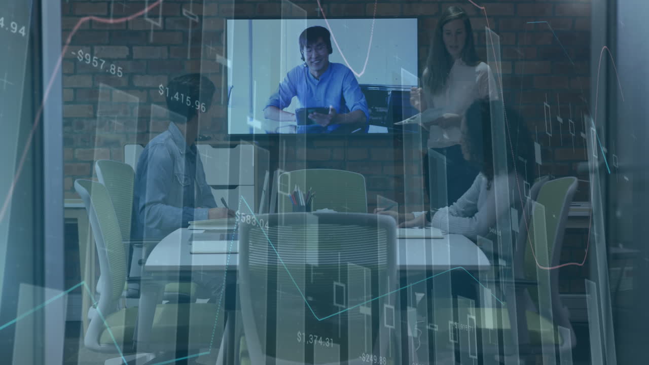 사무실에서 회의를 가진 다양한 사업가들에 대한 금융 데이터 처리의 애니메이션
