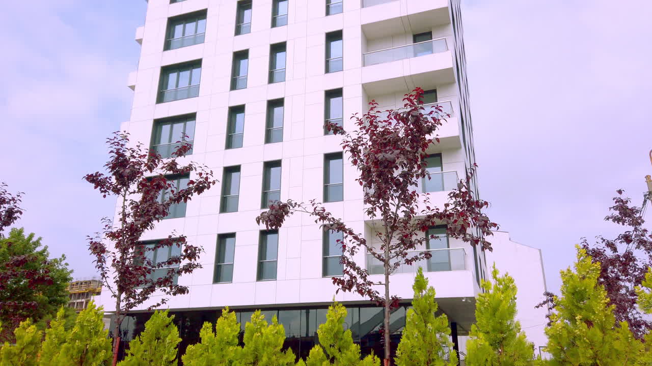 새로운 현대 아파트 건물 부동산 배경