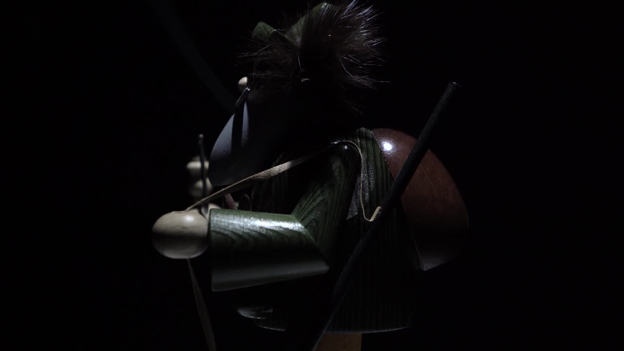 el fumador alemán con licencia se mueve alrededor de sí mismo dos veces cuando fuma mucho