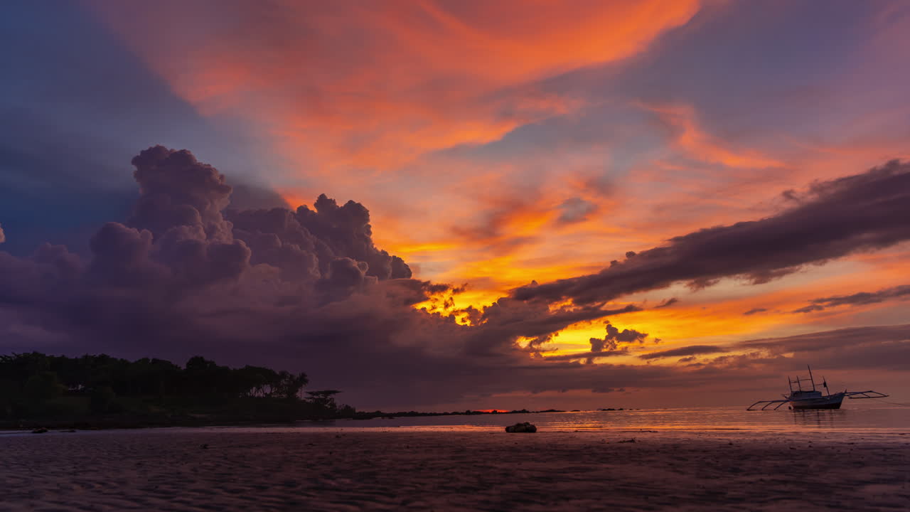 Experience the cinematic beauty of an epic sunset timelapse at Beach Iloilo, Philippines&mdash;an awe-inspiring visual journey