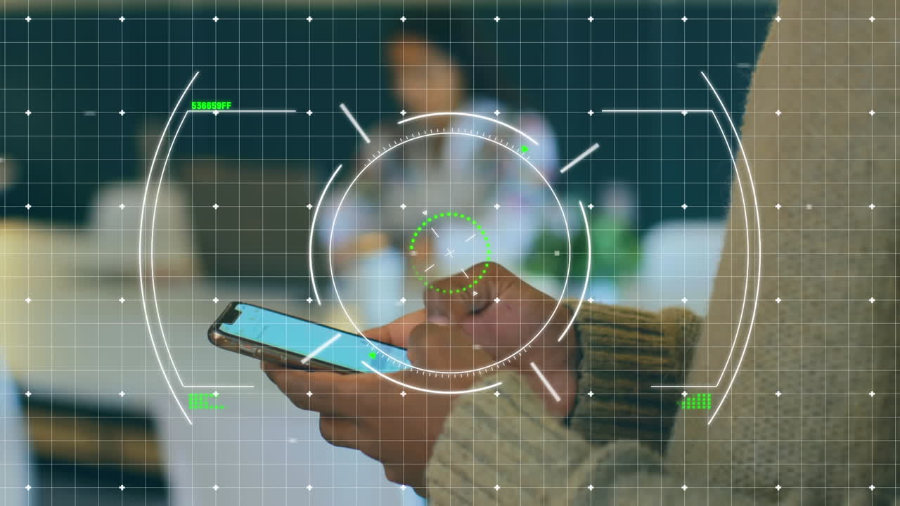 animación de escaneo de las mujeres afroamericanas usando un teléfono inteligente.