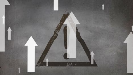 animación de flechas y signo de advertencia en fondo gris