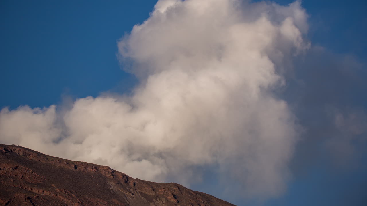 스트롬 볼리 화산 4k 04