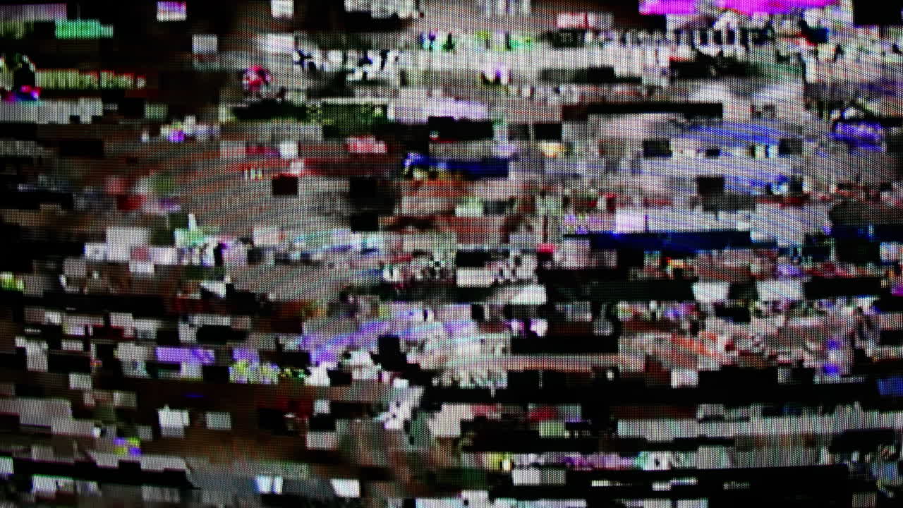 pantalla de televisión distorsionada