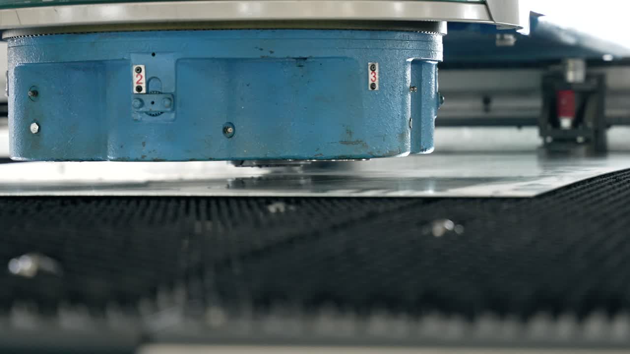 Steel Cutting Hydraulic Machine in a Factory