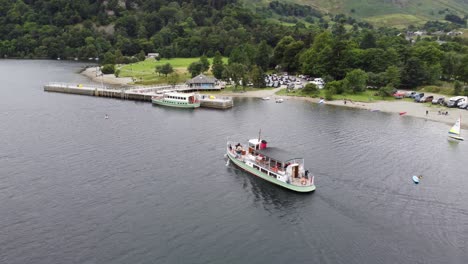 Muelle-De-Vapor-En-Glenridding,-Ullswater,-Distrito-De-Los-Lagos,-Cumbria,-Reino-Unido,-Imágenes-De-Drones