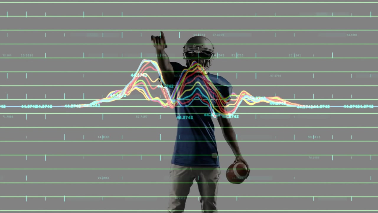 Onde di dati tecnologici che pulsano, spingendo un giocatore di football americano che alza la testa tenendo la palla, segnalando il trionfo.