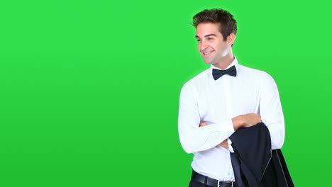¡se ve relajado incluso con ropa formal!