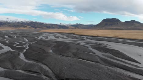 Quick-Aerial-Shot-of-Icelandic-Scenery