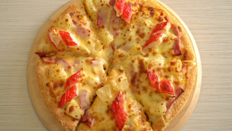 ham-and-crab-stick-pizza-or-Hawaiian-pizza