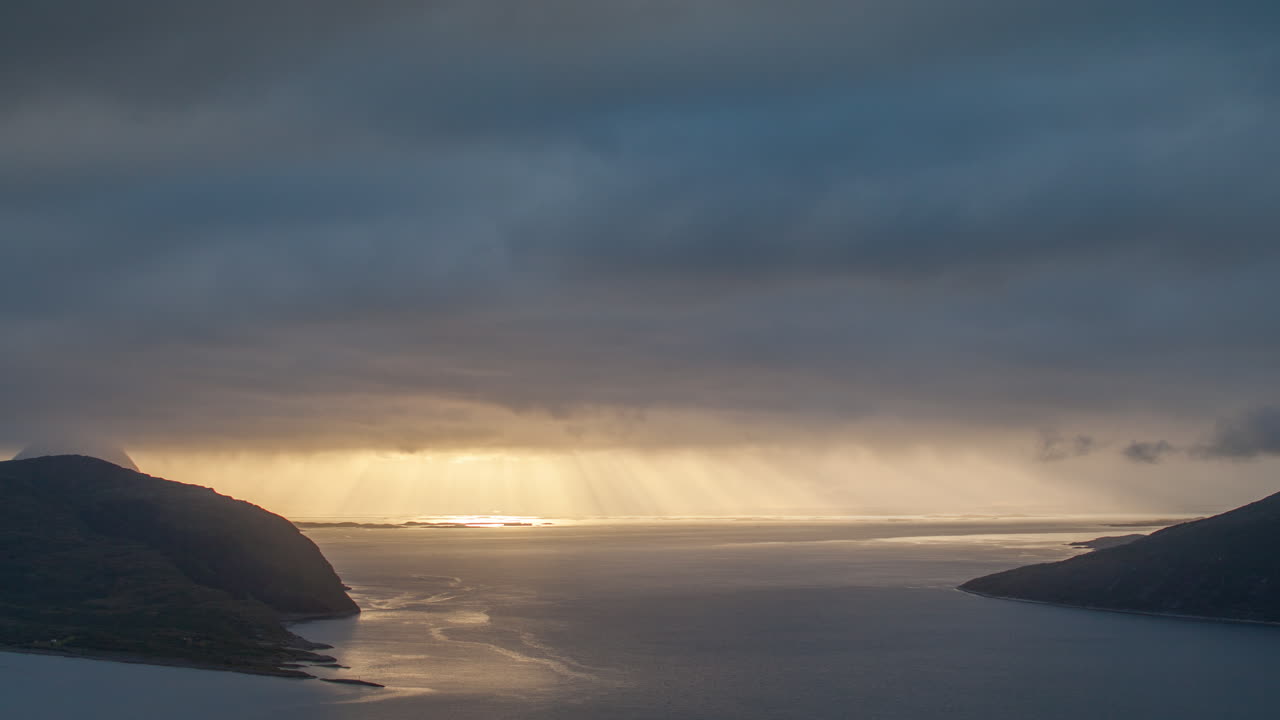 노르웨이 넓은 일몰 4k 01