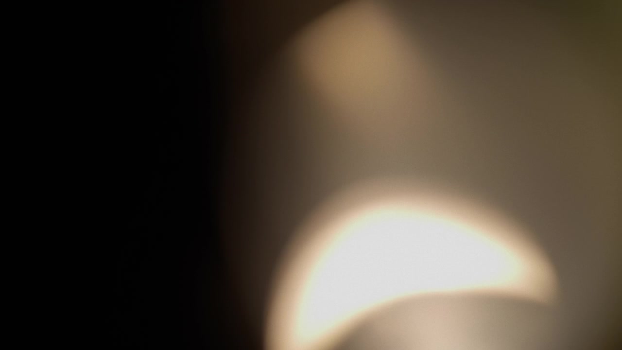 Sobreposições de prisma e vazamentos de luz em iluminação quente.