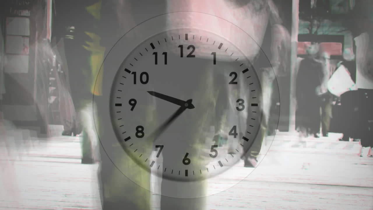 animación de reloj moviéndose sobre personas que caminan por la ciudad