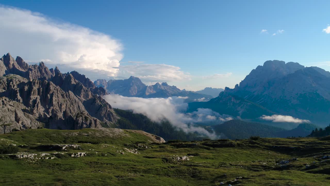 parque natural nacional de tre cime en los alpes dolomitas. la hermosa naturaleza de italia.