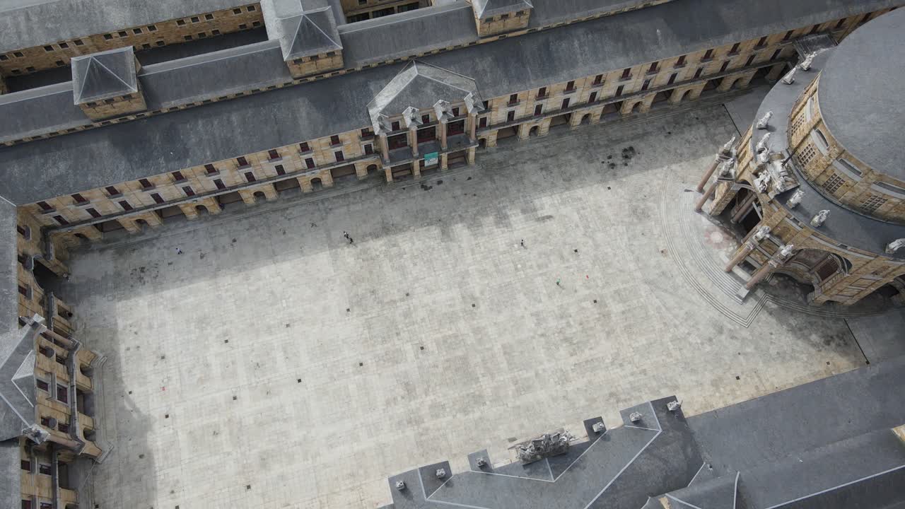 gijon의 la la labor의 높은 하향식 오버 헤드 전망과 놀라운 건축 기능