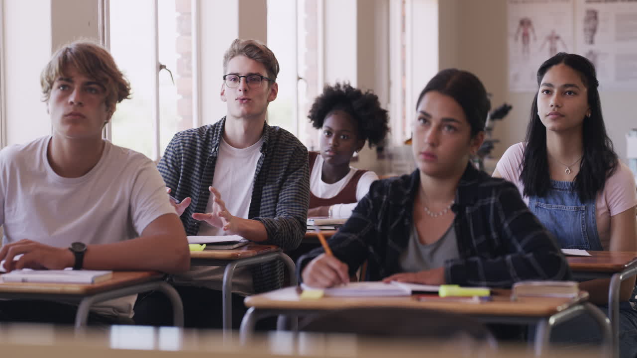 todos los ojos en el premio.