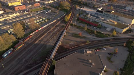 Luftneigungsverfolgung-Des-Skytrains-Nach-East-Vancouver