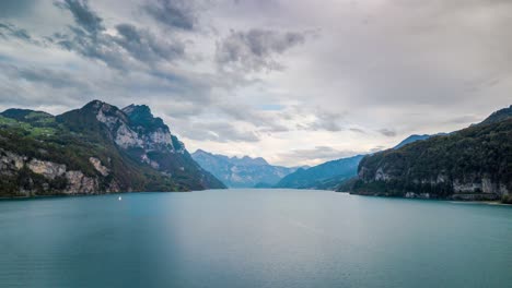 Disparo-De-Hiperlapso-Desde-El-Lago-De-Walen-En-Suiza