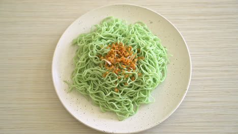 green jade noodle with garlic on plate