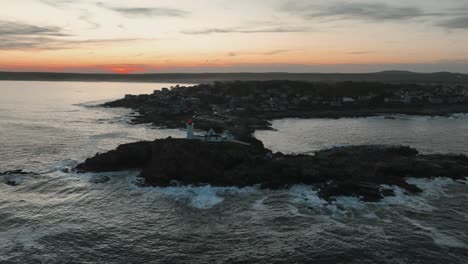 Das-Cape-Neddick-Licht-Bei-Sonnenuntergang---Leuchtturm-In-Cape-Neddick,-York,-Maine