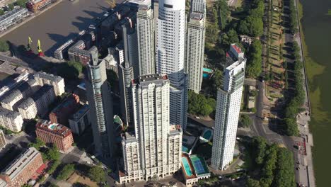 Vista-Aérea-De-Los-Rascacielos-De-Puerto-Madero,-Buenos-Aires