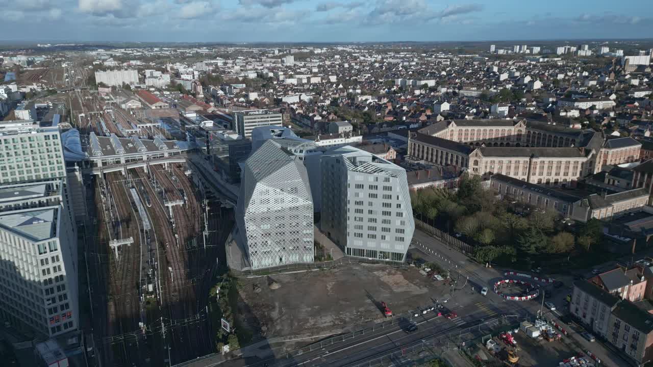 프랑스 렌 가레 에 있는 여성 들 만을 위한  ⁇  코워킹 빌딩 과 감옥