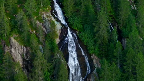 Beautiful-pure-fresh-mountain-water-of-waterfall-in-Valmalenco-valley-of-Valtellina-in-summer-season,-Northern-Italy