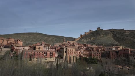 Mittelalterliche-Stadt-Albarracin-In-Teruel,-Spanien