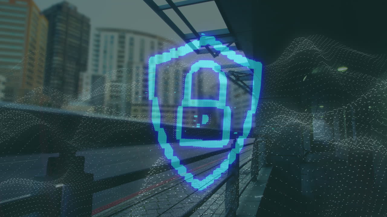 animación de candado de seguridad azul neón y onda digital contra el lapso de tiempo del tráfico de la ciudad