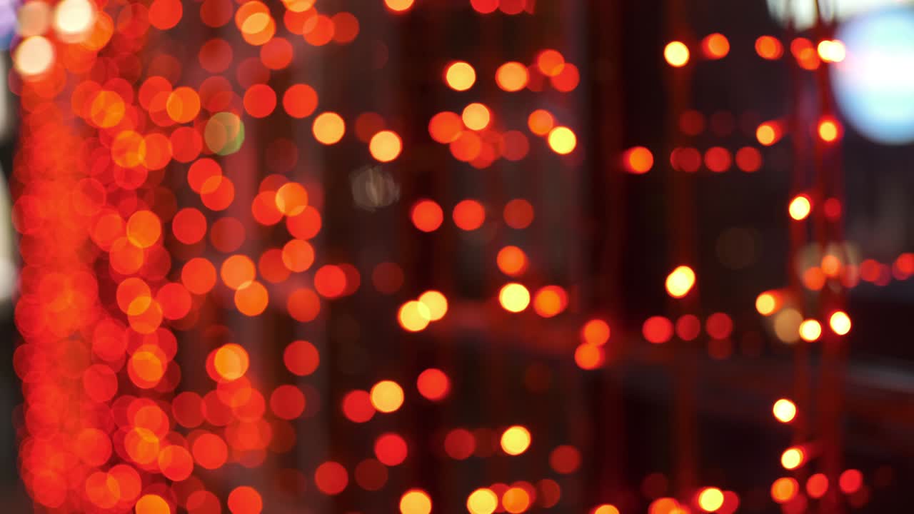 brillantes abstractas de colores desenfocadas luces de navidad, 4k