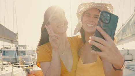 Selfie,-peace-sign-and-tourist-friends-on-a-yacht