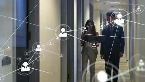 animación de la red de conexión con iconos sobre diversas personas de negocios en la oficina.