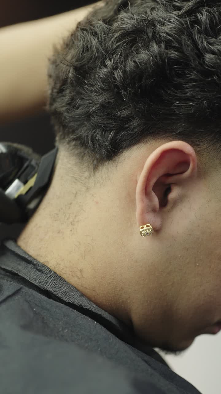 primer plano de un corte de pelo