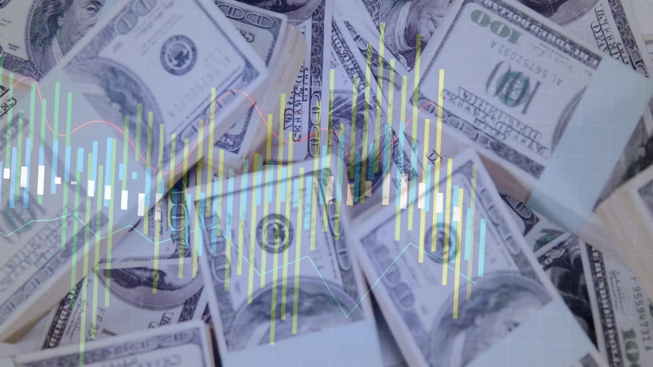 Grafico del mercato azionario finanziario sovrapposto a banconote di dollari USA