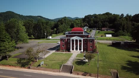 aerial push into the ashe county courthouse in jefferson nc