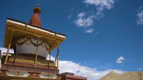 Das-Buddhistische-Kloster-Liegt-Friedlich-Im-Oberen-Teil-Von-Mustang-Nepal