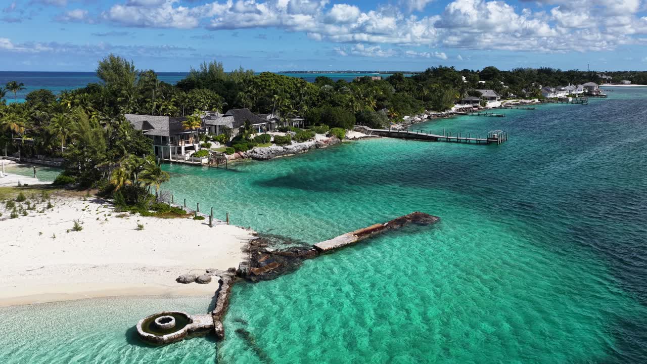 Bahaman siluetti Nassaussa, New Providence Bahamassa. Rantamaisema. Bay Harborin maisemat. Keskusta-alue. Bahaman siluetti Nassaussa, New Providence Bahamassa. Upea Karibianmeri