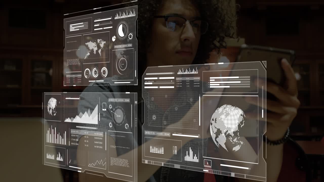 Mand løfter stylus og tablet, aktiverer holografiske diagrammer på et bibliotek, der opdaterer dataanalyse.