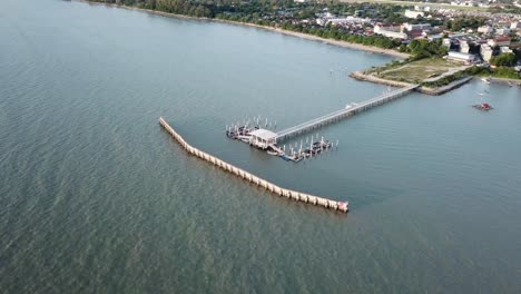 Vista-Aérea-Del-Embarcadero-De-Pescadores-Embarcadero-De-Pesca-Bagan-Ajam,-Penang.