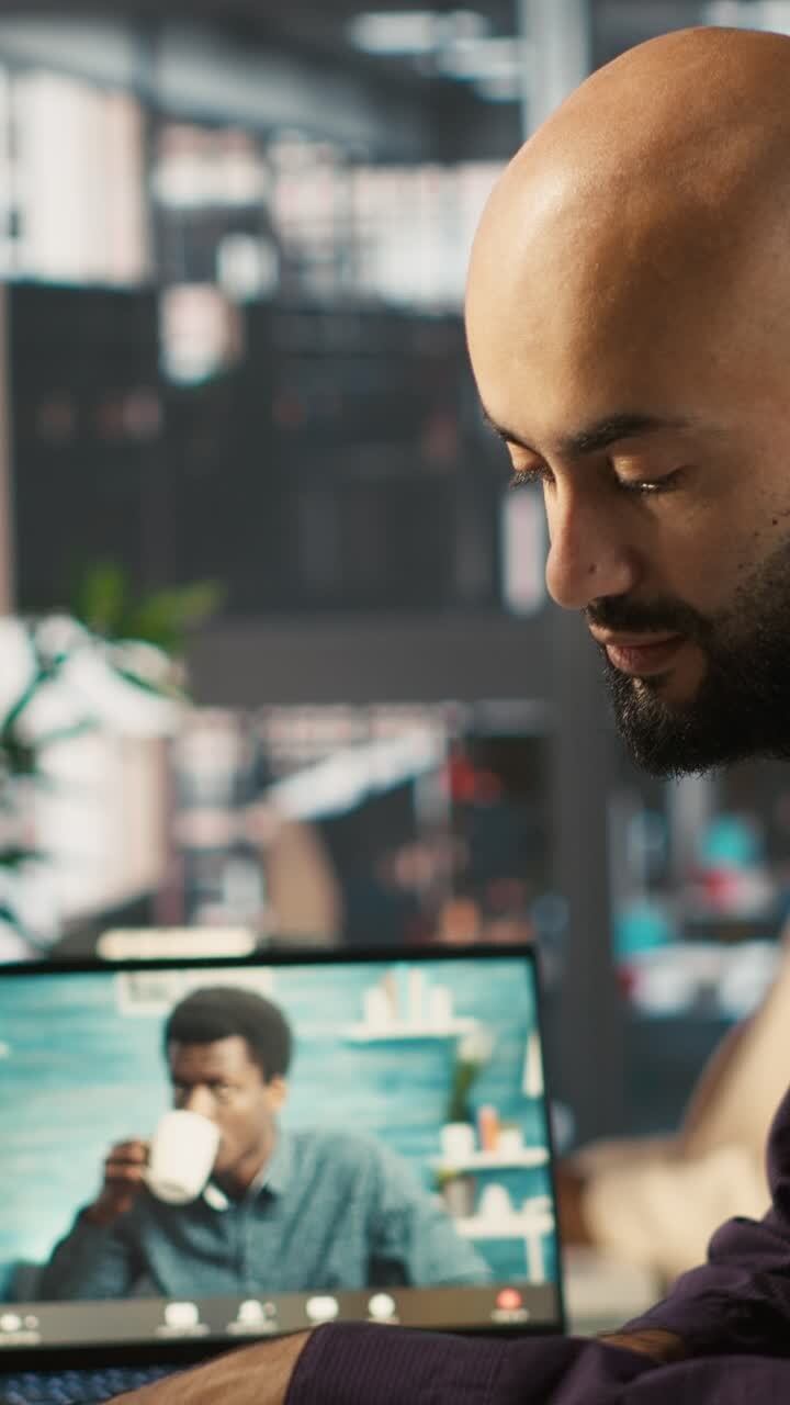 Vertical video Business manager on videocall with worker attending briefing meeting