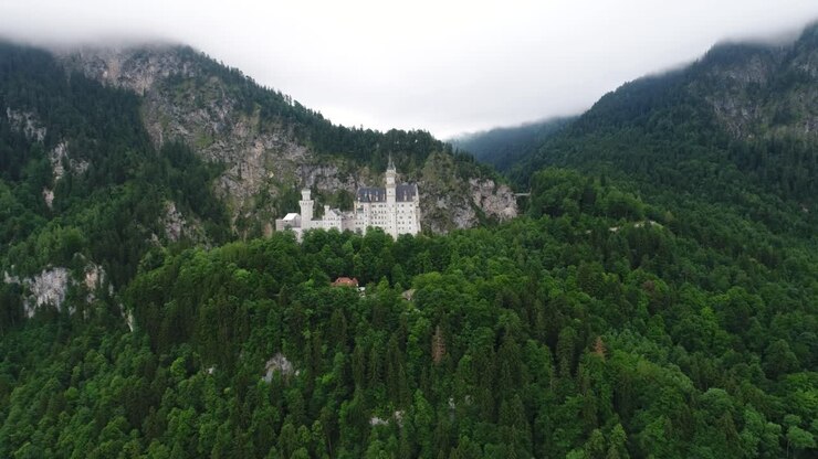 Castello di Neuschwanstein Alpi Bavaresi Germania