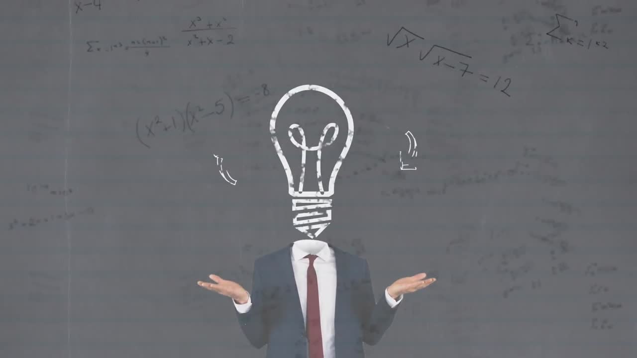 animación de una bombilla y un hombre de negocios caucásico sobre ecuaciones matemáticas sobre un fondo blanco