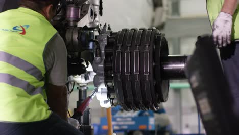 reparación de frenos de aviones