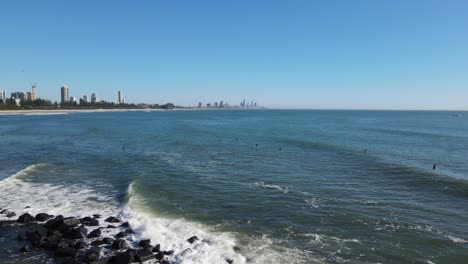 Wellen-An-Der-Felsigen-Küste-Von-Burleigh-Heads---Burleigh-Heads-Rock-Pools-In-Queensland,-Australien