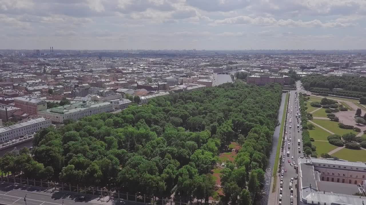 санкт-петербург, съемка с дрона центрального парка летний сад, лодки в реке, канал, церковь спасителя на крови, замок, центр санкт-петербурга