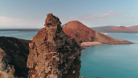 Toma-Panorámica-Aérea-De-Islas-Volcánicas.