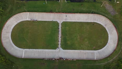 vista aérea de la pista de patinaje sobre ruedas