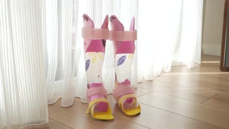 aparatos ortopédicos rosados para niños