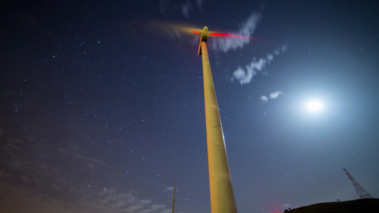 풍력 에너지 생산을 위한 풍력 공장의 야간 시간
