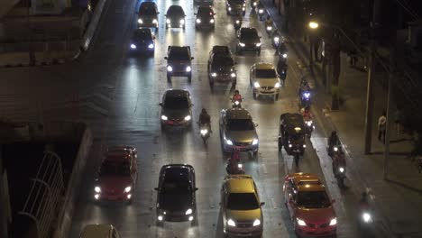 atasco de tráfico en las calles de bangkok, tailandia